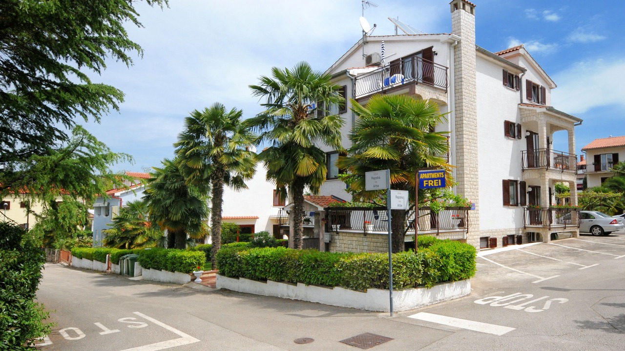 Photo of Outdoor in Spadici
