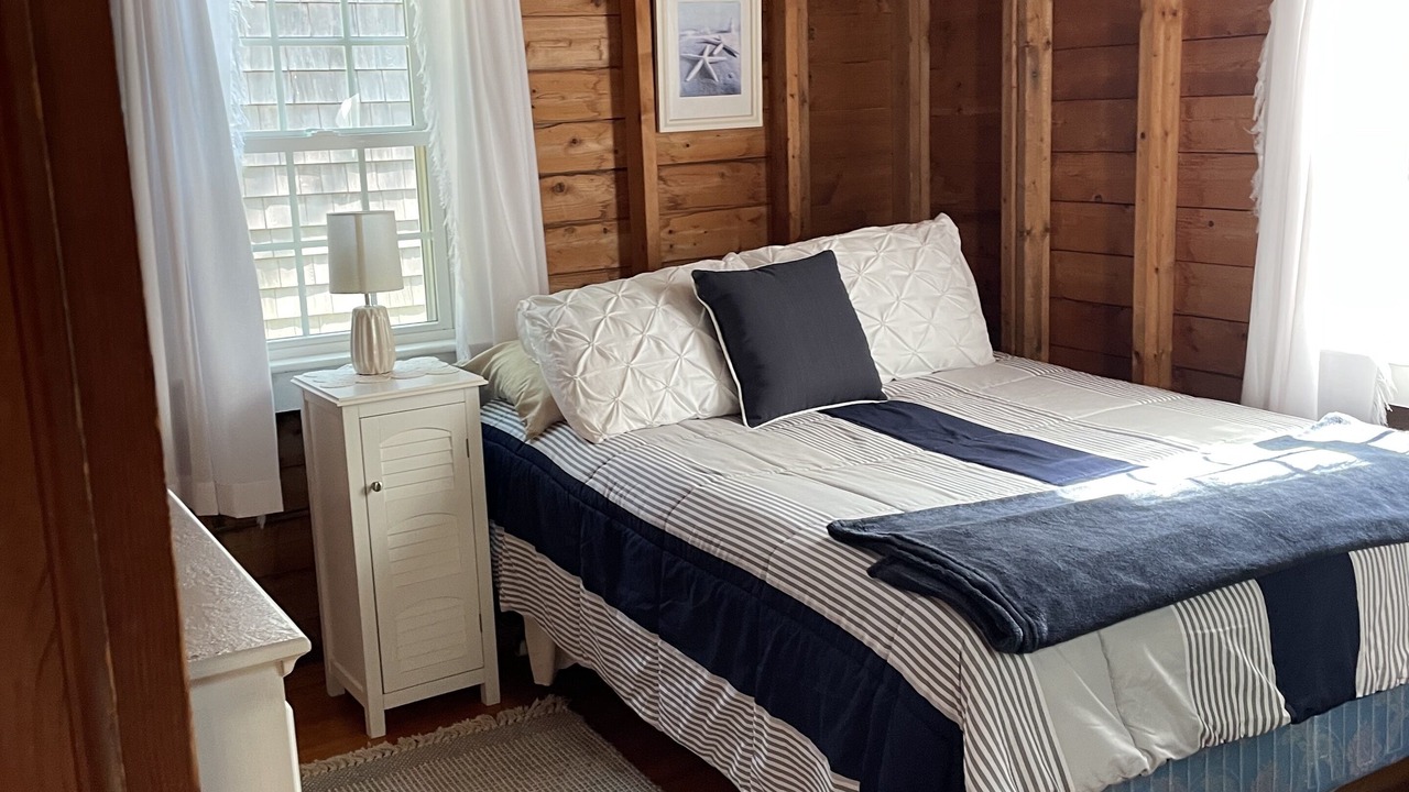 Photo of Bedroom in Cedar Bushes