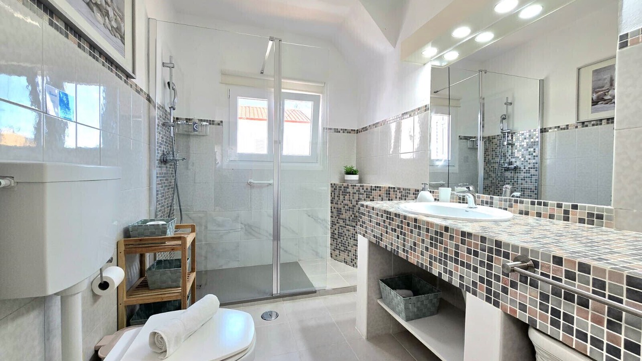 Photo of Bathroom in Praia de Faro