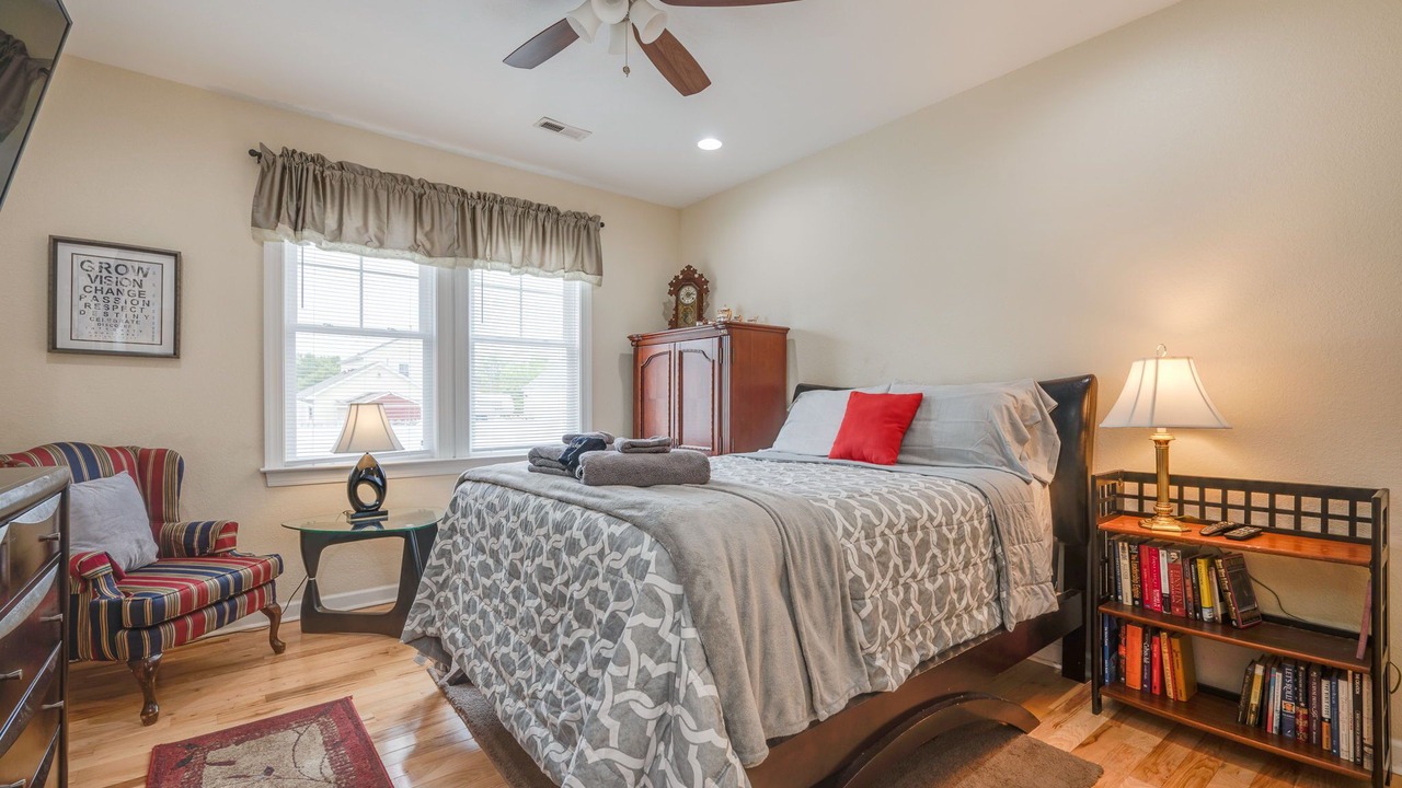 Photo of Bedroom in Buckroe Beach