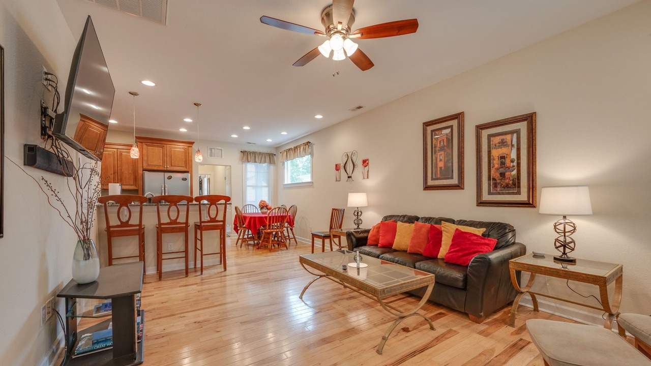 Photo of Livingroom in Buckroe Beach
