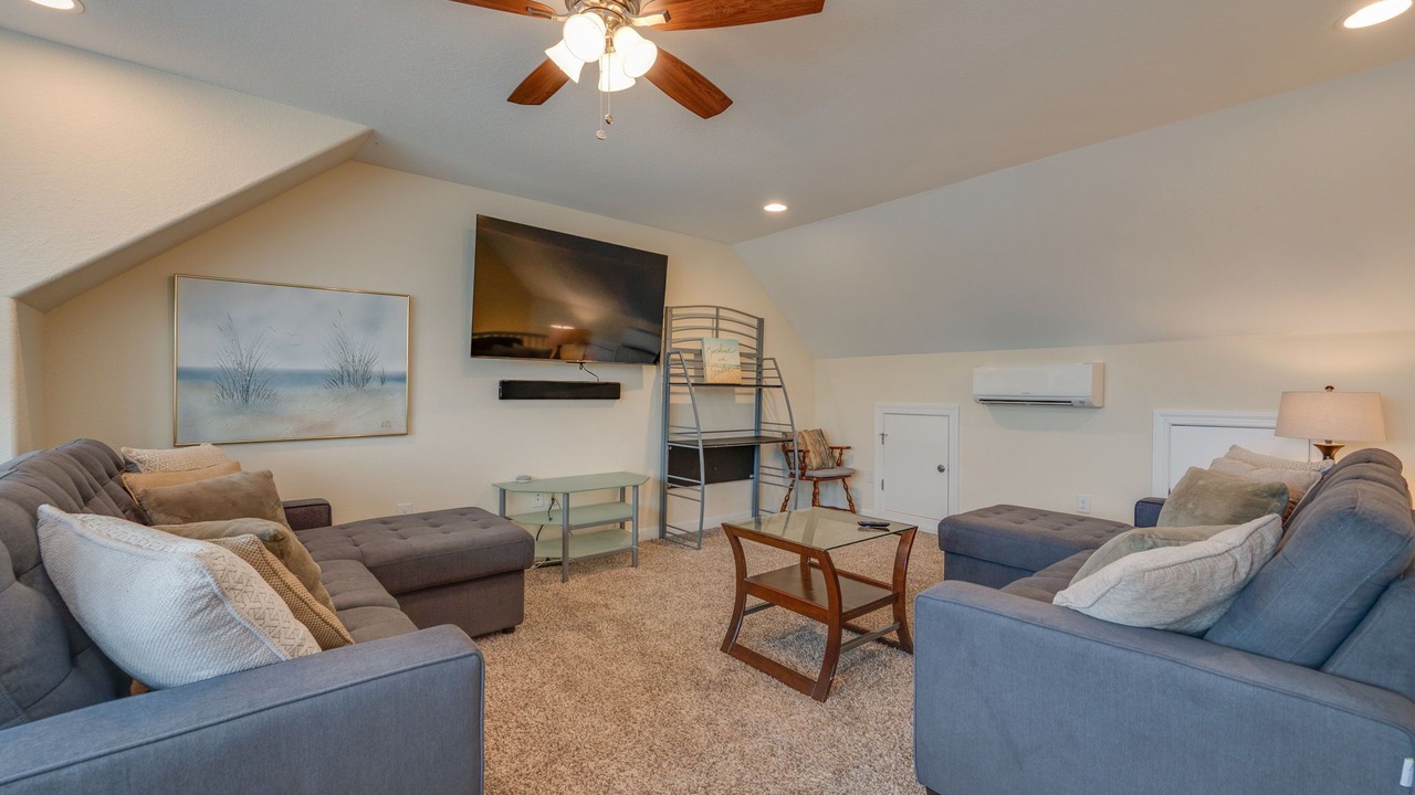 Photo of Livingroom in Buckroe Beach