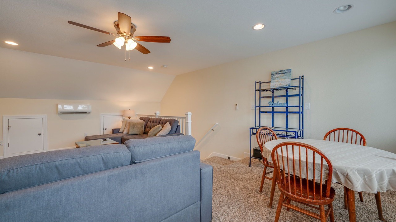Photo of Livingroom in Buckroe Beach