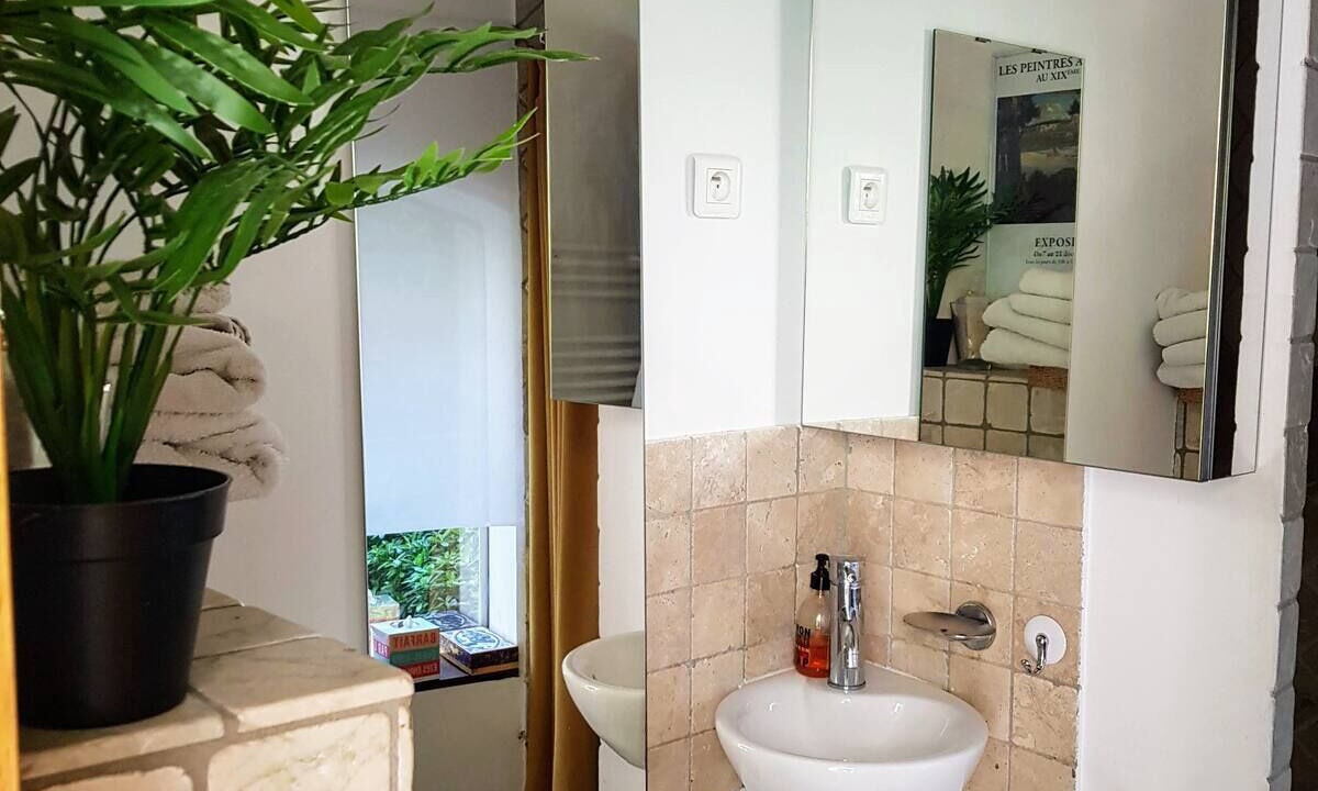 Photo of Bathroom in Avignon City Centre