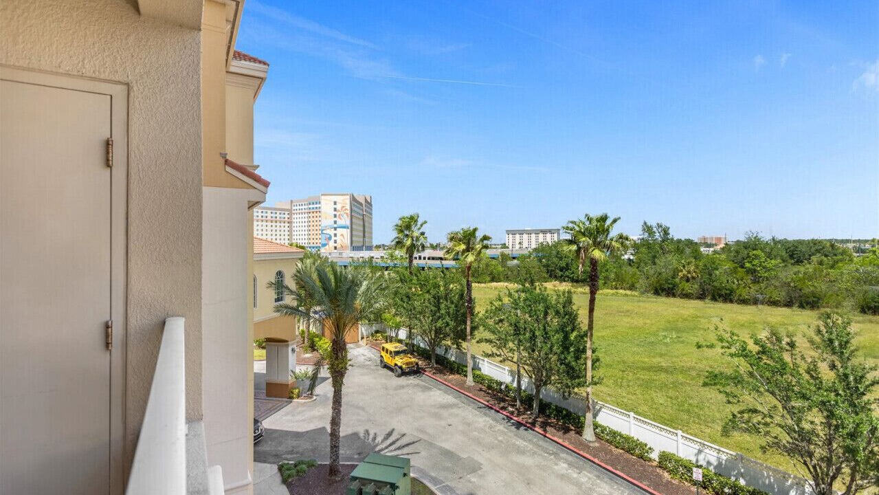 Photo of Patio Balcony in Florida Center