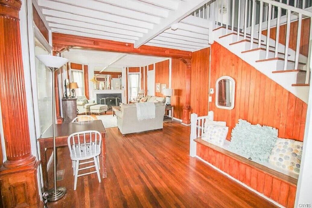 Photo of Livingroom in Melrose Park