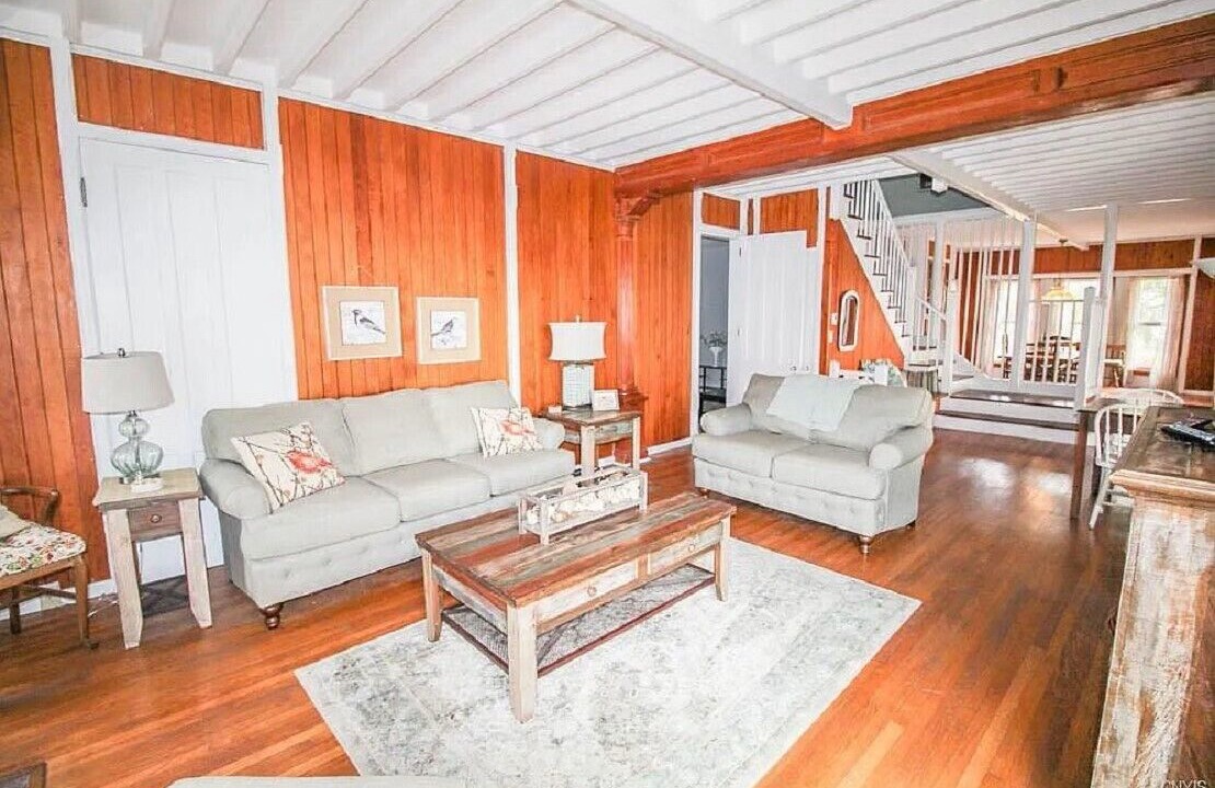 Photo of Livingroom in Melrose Park