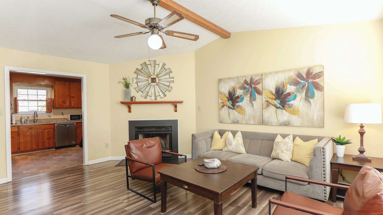 Photo of Livingroom in North Newport News