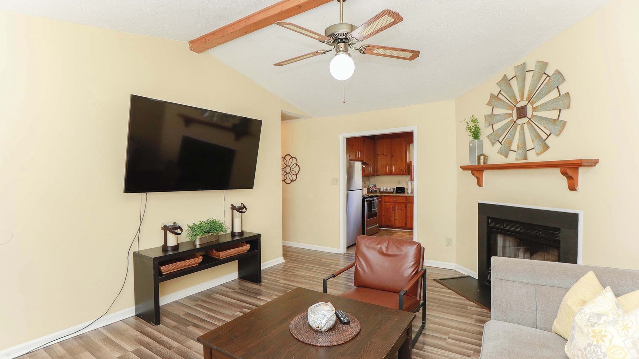 Photo of Livingroom in North Newport News