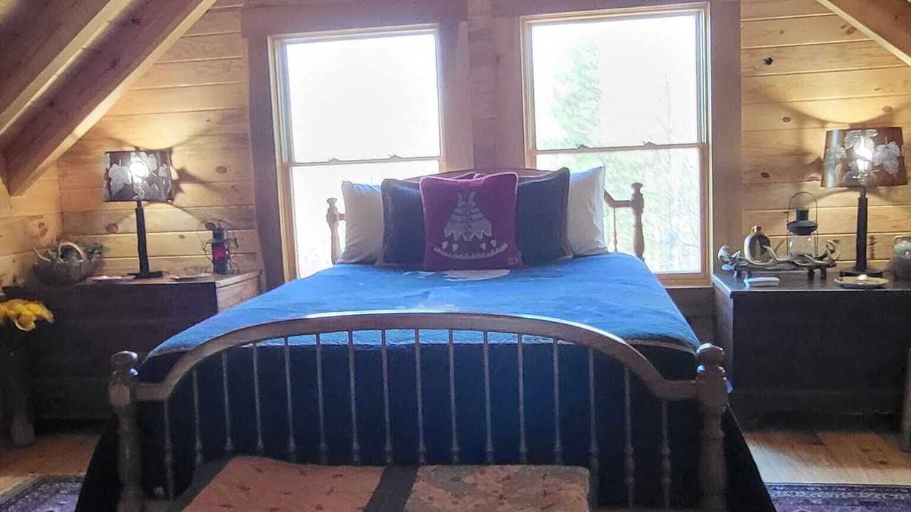 Photo of Bedroom in Austinville