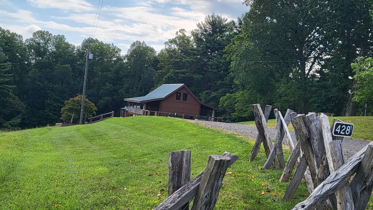 Photo of Outdoor in Austinville