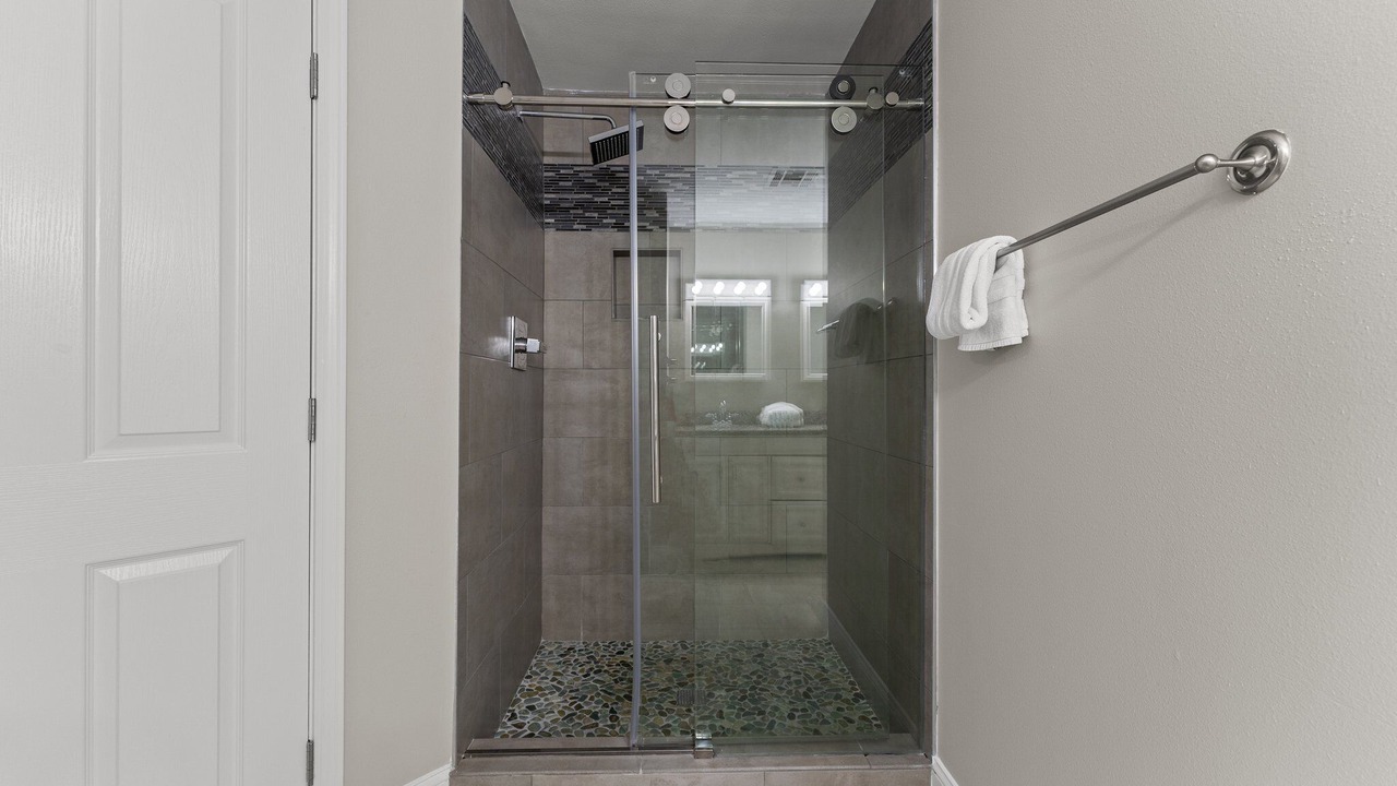 Photo of Bathroom in Crystal Shores