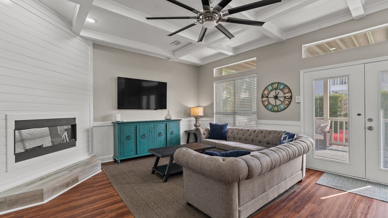 Photo of Livingroom in Crystal Shores