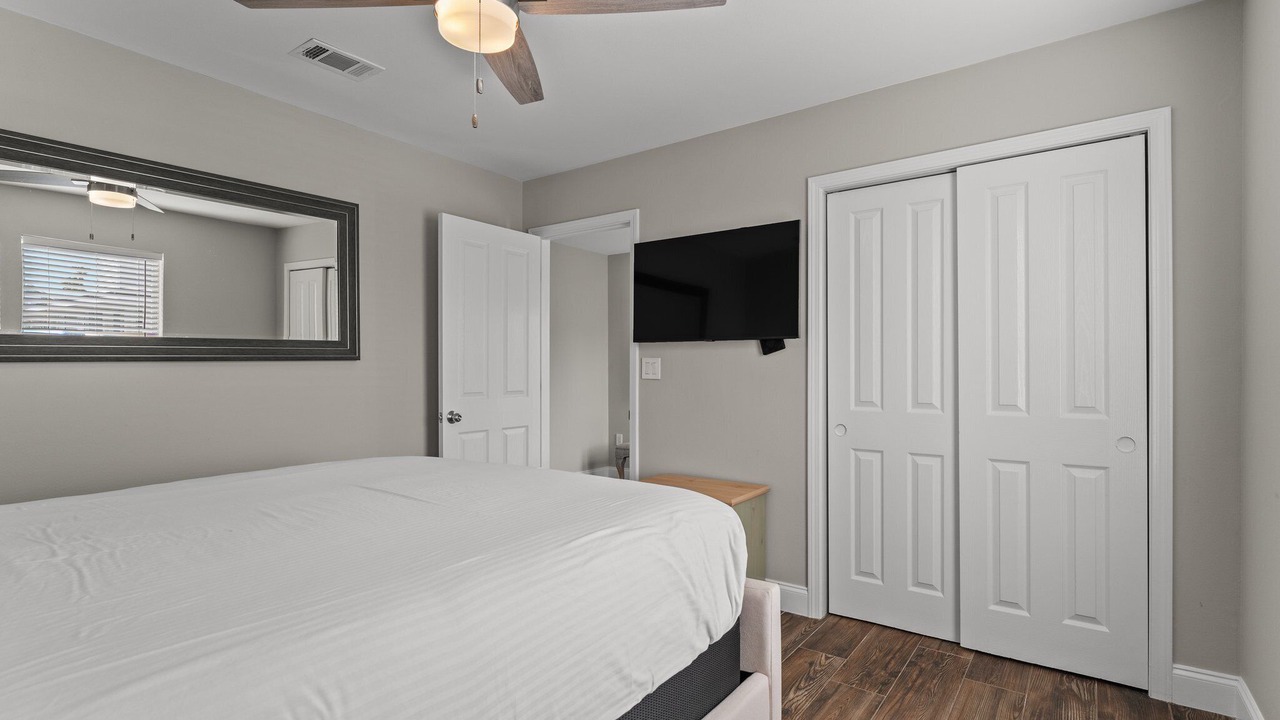 Photo of Bedroom in Crystal Shores