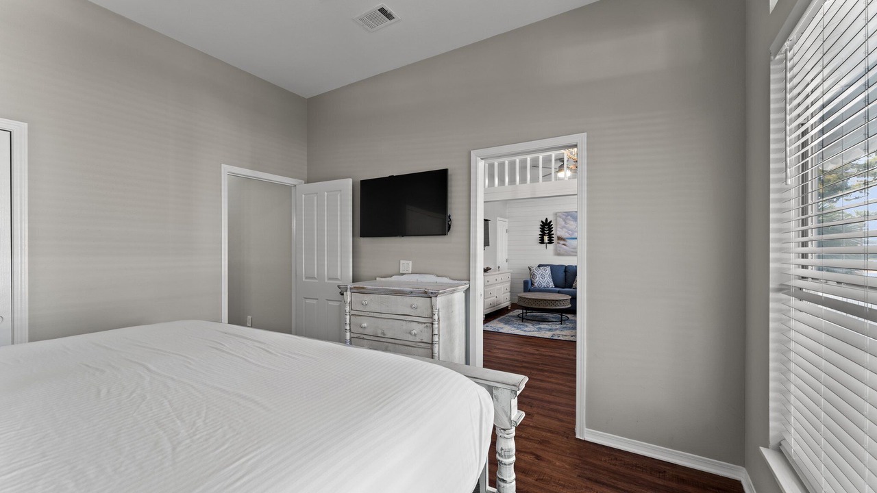 Photo of Bedroom in Crystal Shores