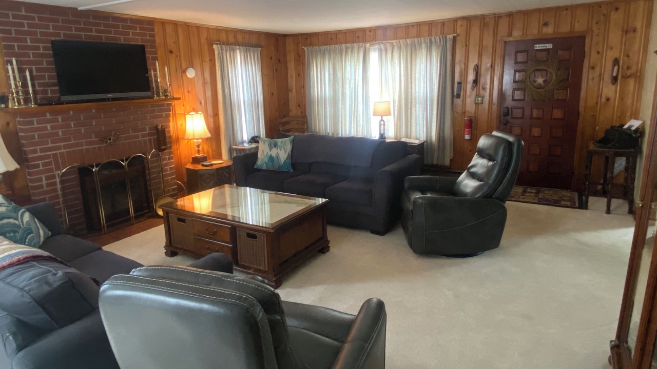 Photo of Bedroom in Rockbridge Baths