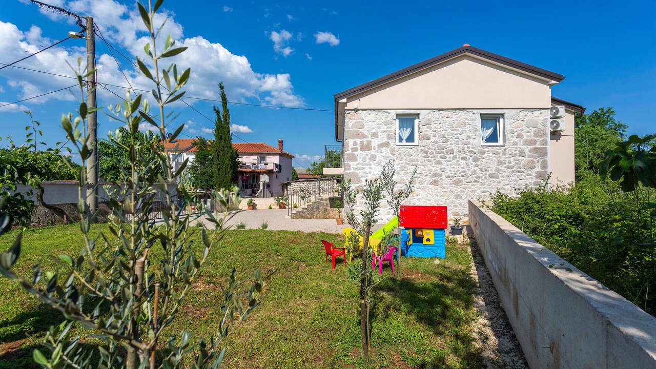 Photo of Others in Rasopasno