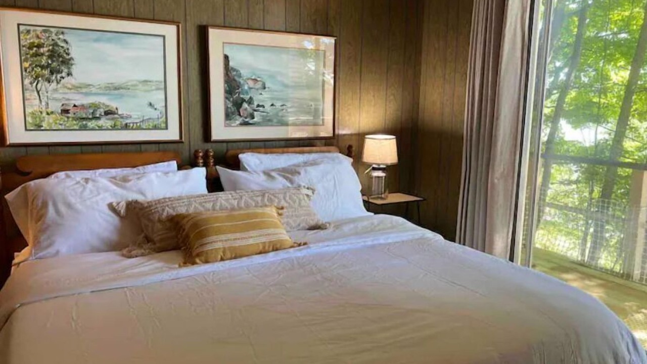 Photo of Bedroom in Kewadin