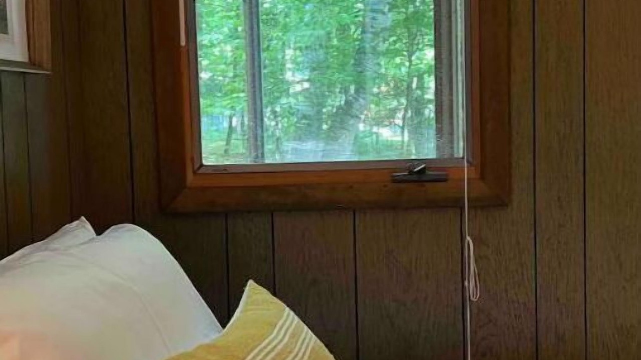Photo of Bedroom in Kewadin