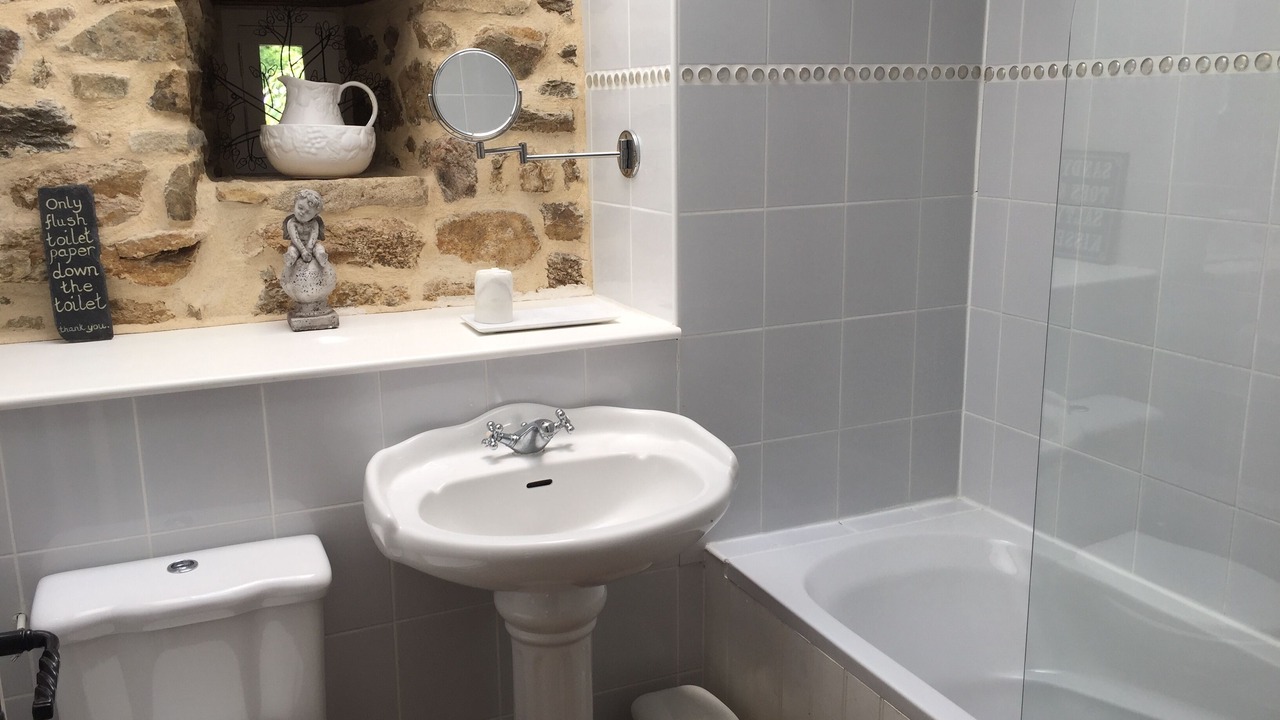 Photo of Bathroom in Plumaudan