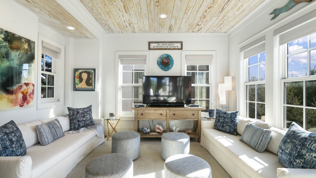 Photo of Livingroom in SeaNest Village