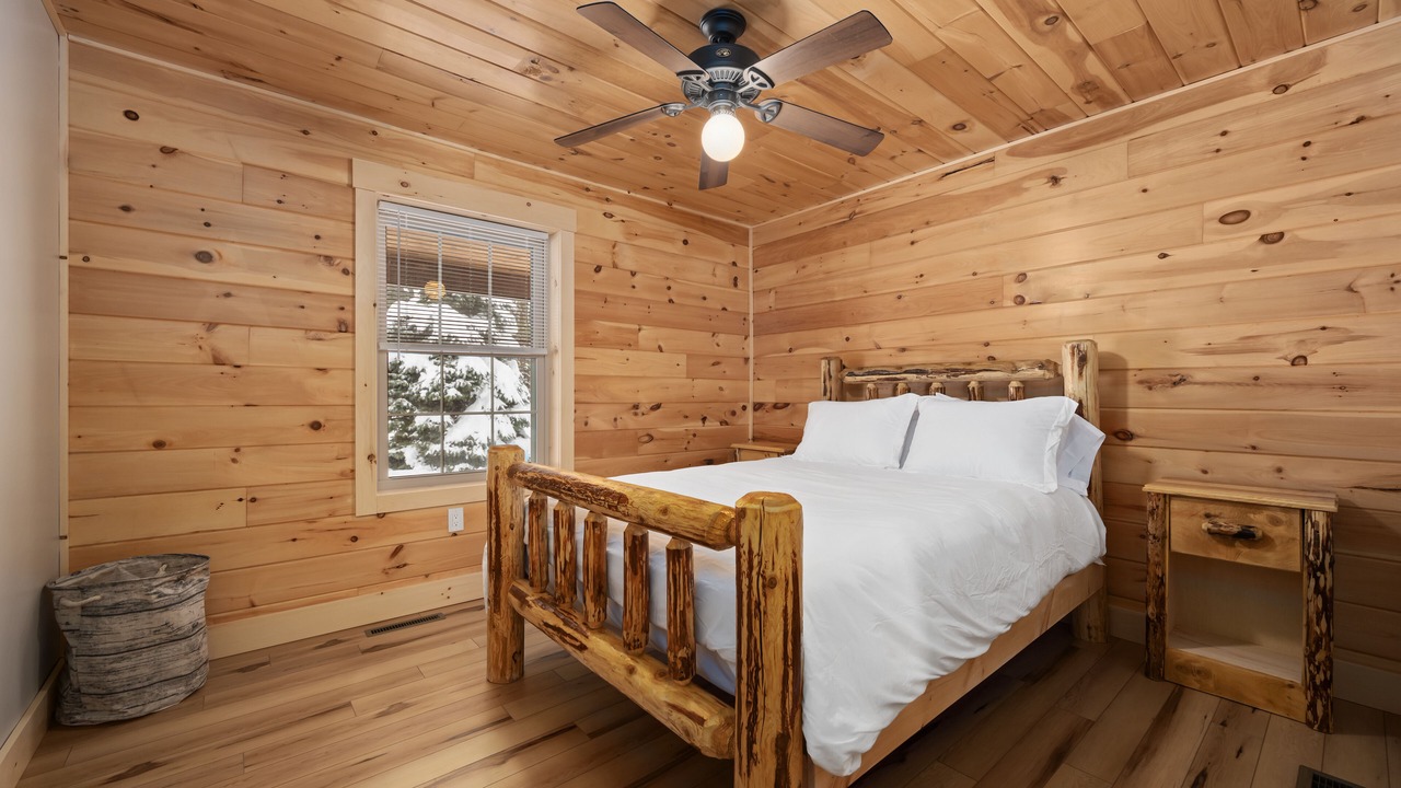 Photo of Bedroom in Boonville
