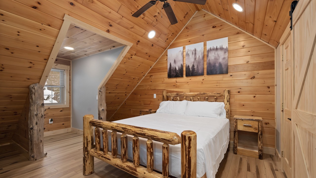 Photo of Bedroom in Boonville