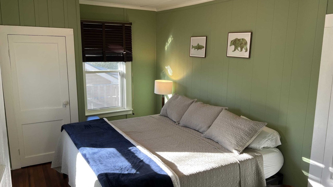 Photo of Bedroom in North Creek