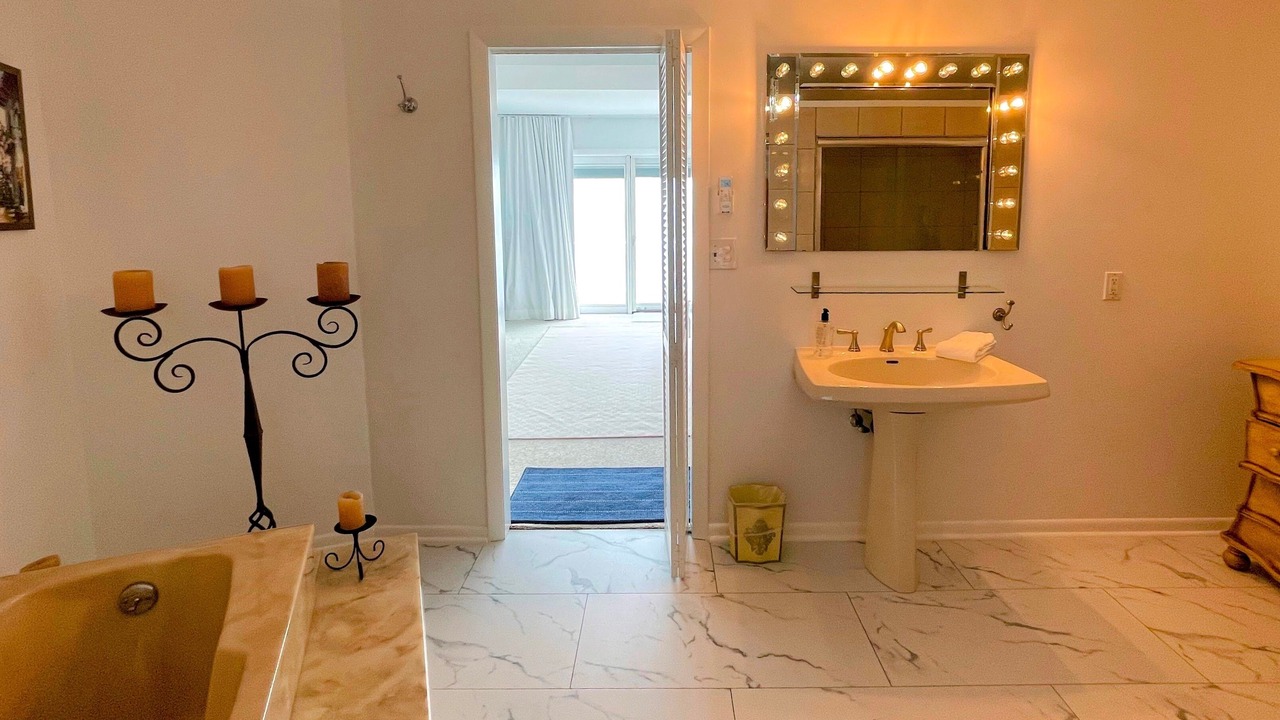 Photo of Bathroom in Little Nahant