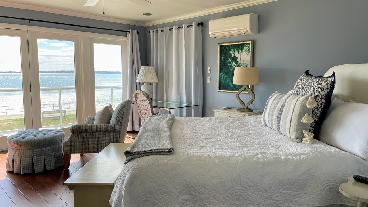 Photo of Bedroom in Prides Crossing