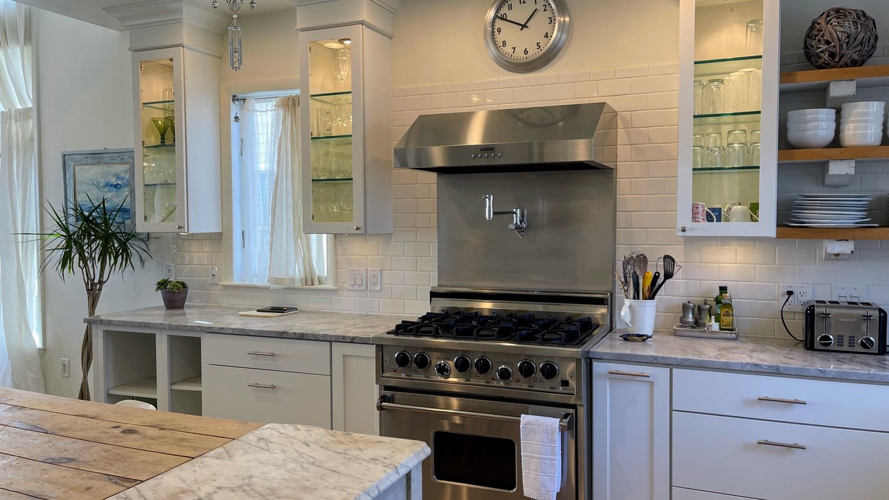 Photo of Kitchen in Prides Crossing