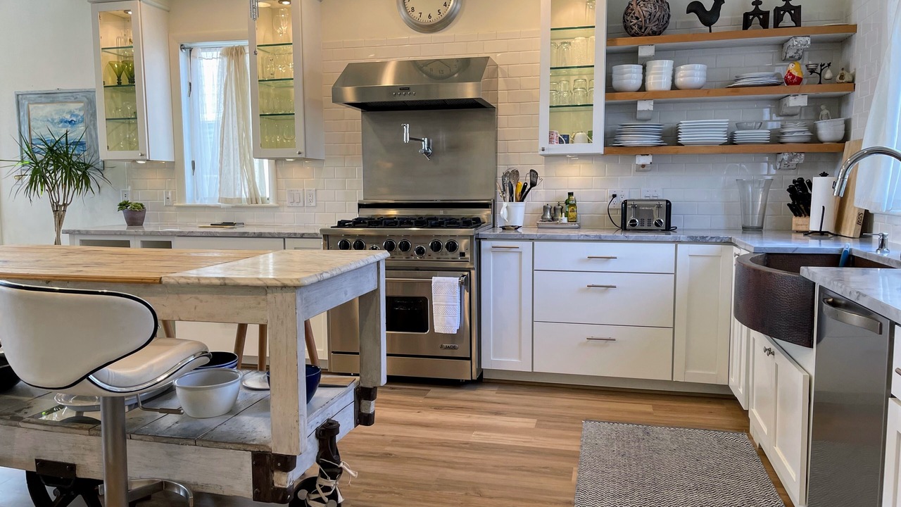 Photo of Kitchen in Prides Crossing