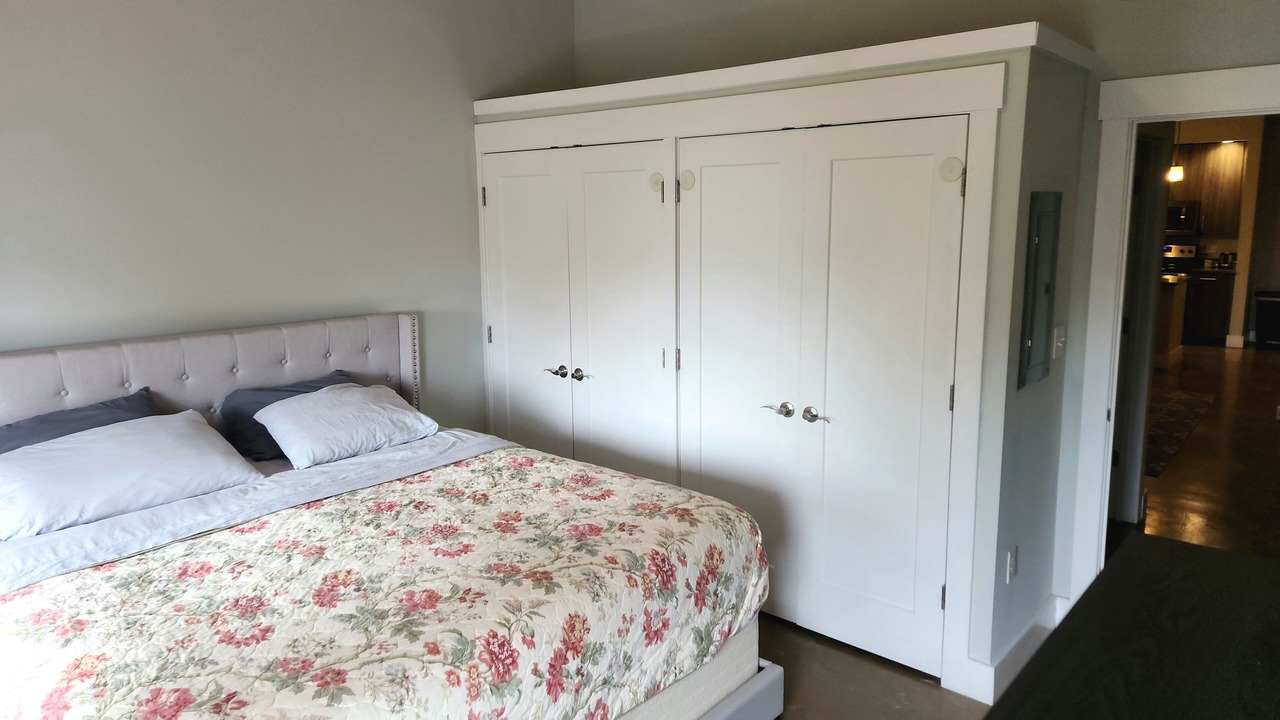 Photo of Bedroom in Monroe Ward
