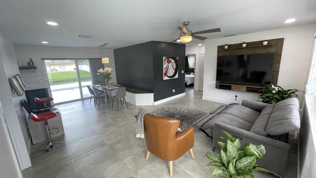 Photo of Livingroom in Davie