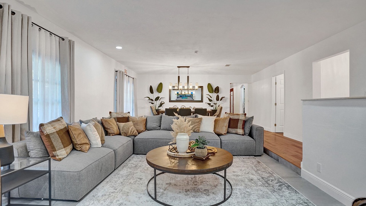 Photo of Livingroom in Davie