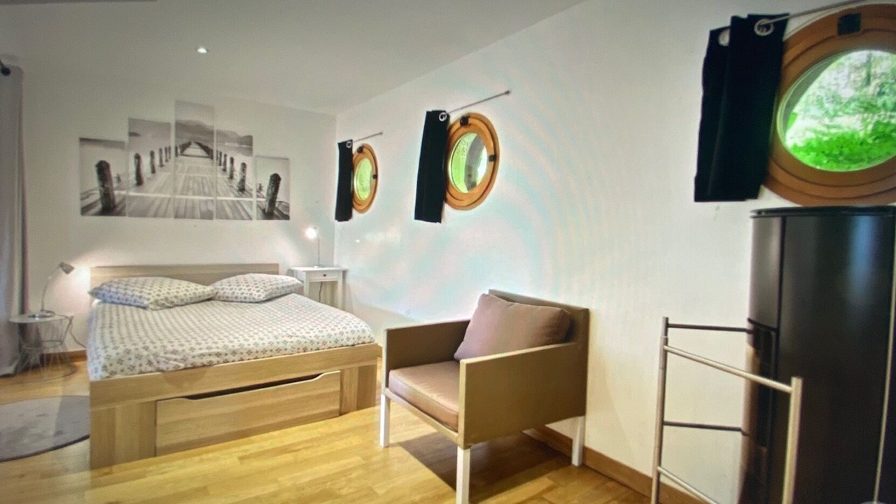 Photo of Bedroom in Saint-Michel-en-Greve