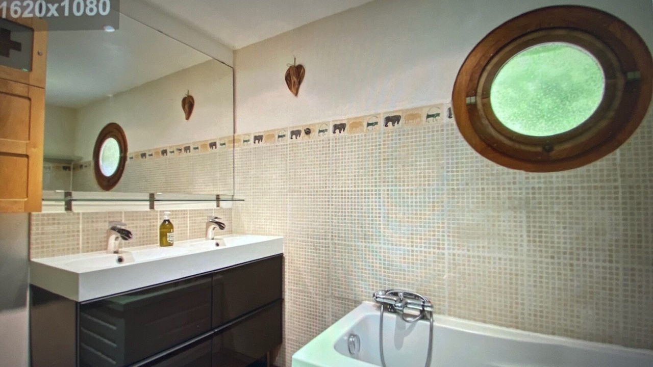 Photo of Bathroom in Saint-Michel-en-Greve