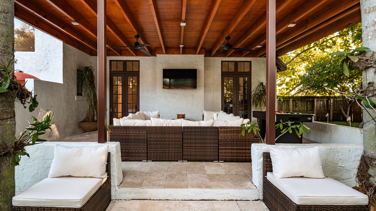 Photo of Patio Balcony in Northeast Miami