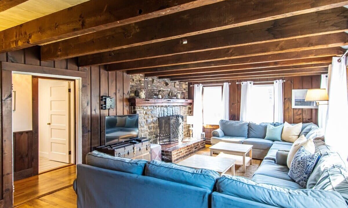 Photo of Livingroom in South Harwich