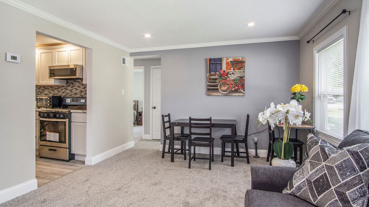 Photo of Livingroom in Mishawaka