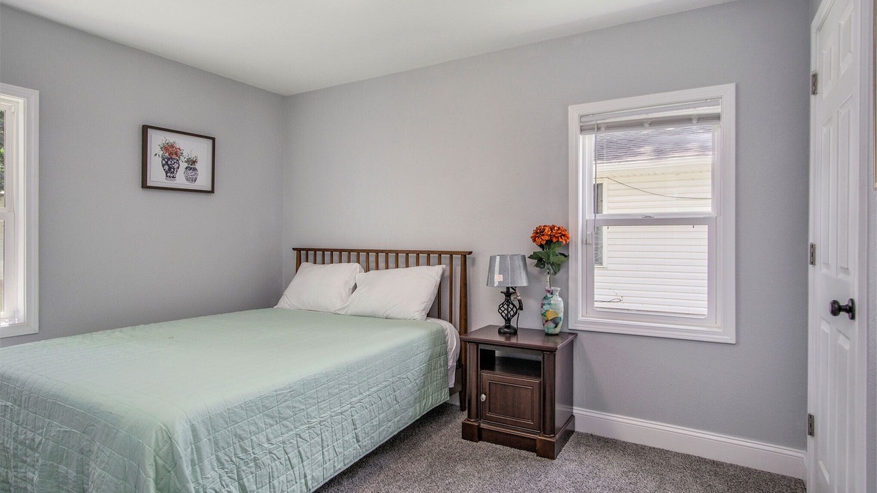 Photo of Bedroom in Mishawaka