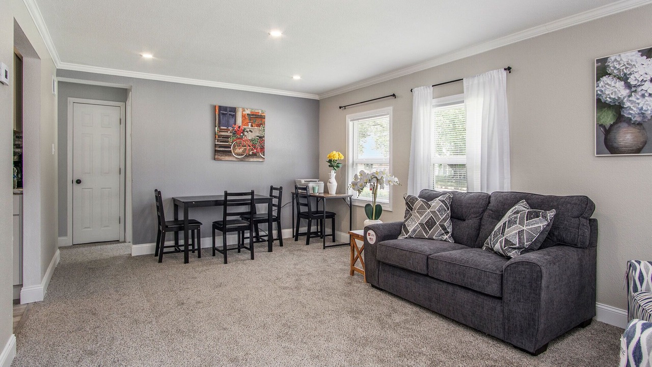 Photo of Livingroom in Mishawaka