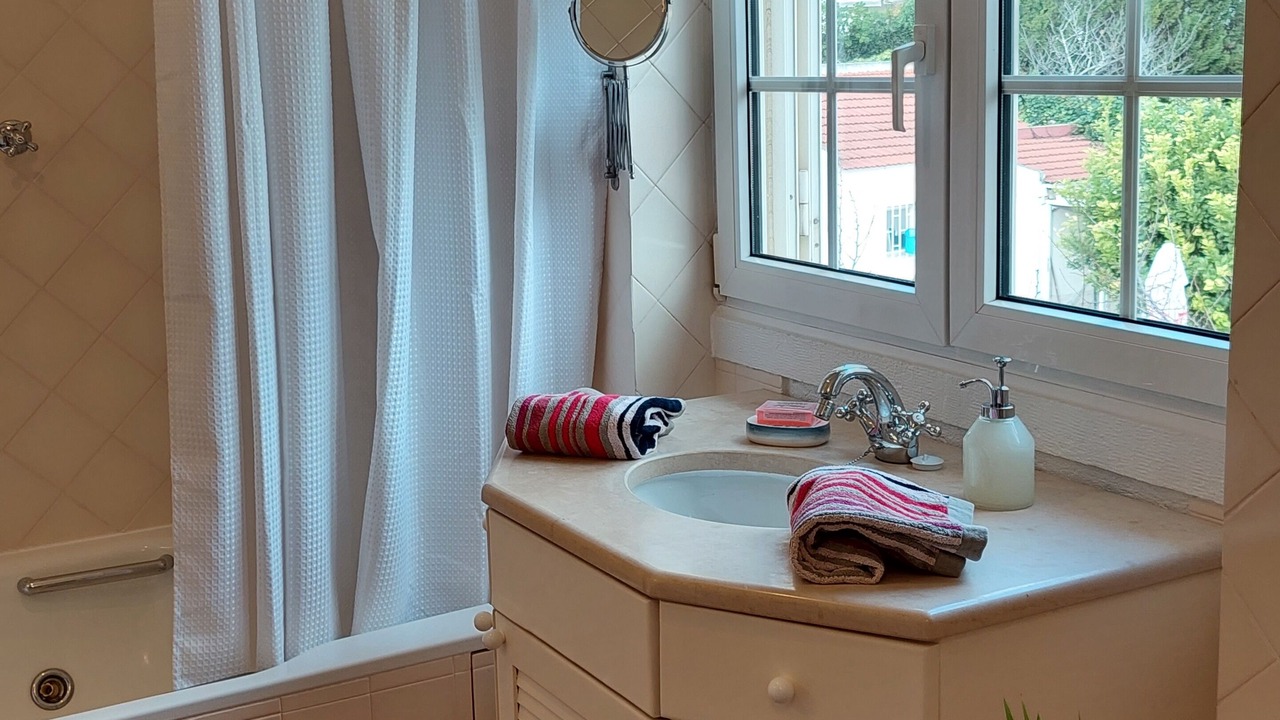 Photo of Bathroom in Cascais