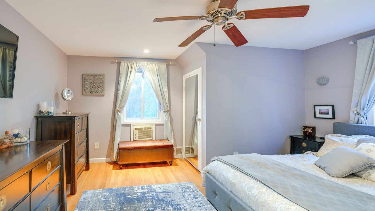 Photo of Bedroom in Dix Hills