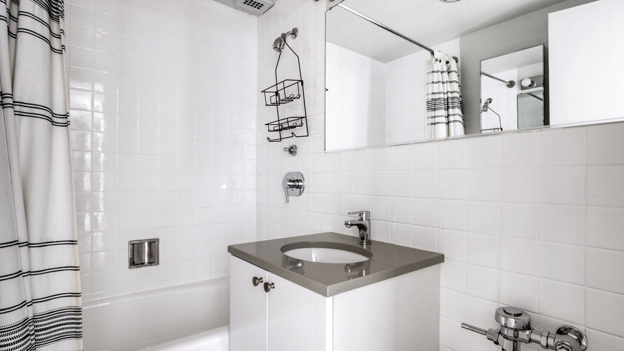 Photo of Bathroom in Prudential - St. Botolph