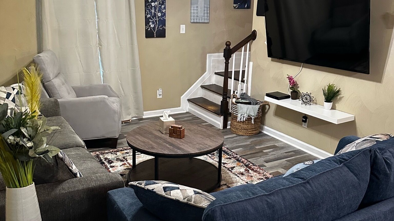 Photo of Livingroom in Norfolk - Virginia Beach