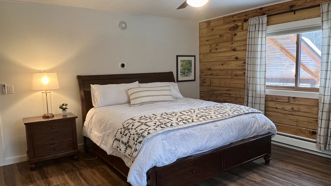 Photo of Bedroom in Munising
