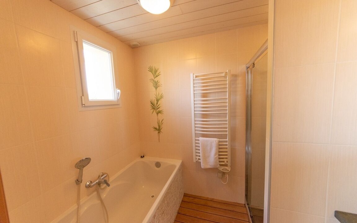 Photo of Bathroom in Porspoder