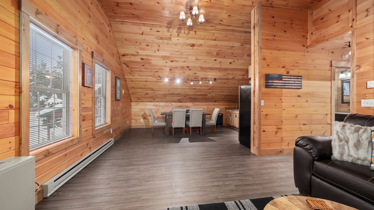Photo of Livingroom in Boonville
