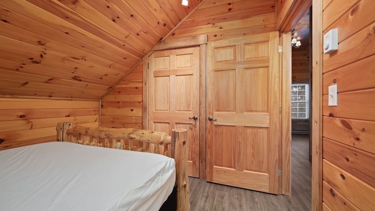 Photo of Bedroom in Boonville